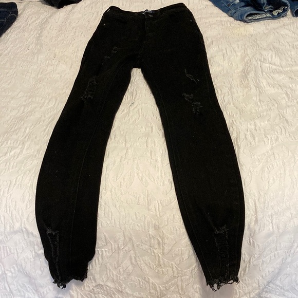 black ripped jeans size 0. - Picture 1 of 1